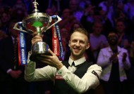 英雄联盟竞猜-赛地聚焦：欧联赛后热度飙升，浙江队官宣签约，震撼外界，轮换策略成焦点的简单介绍