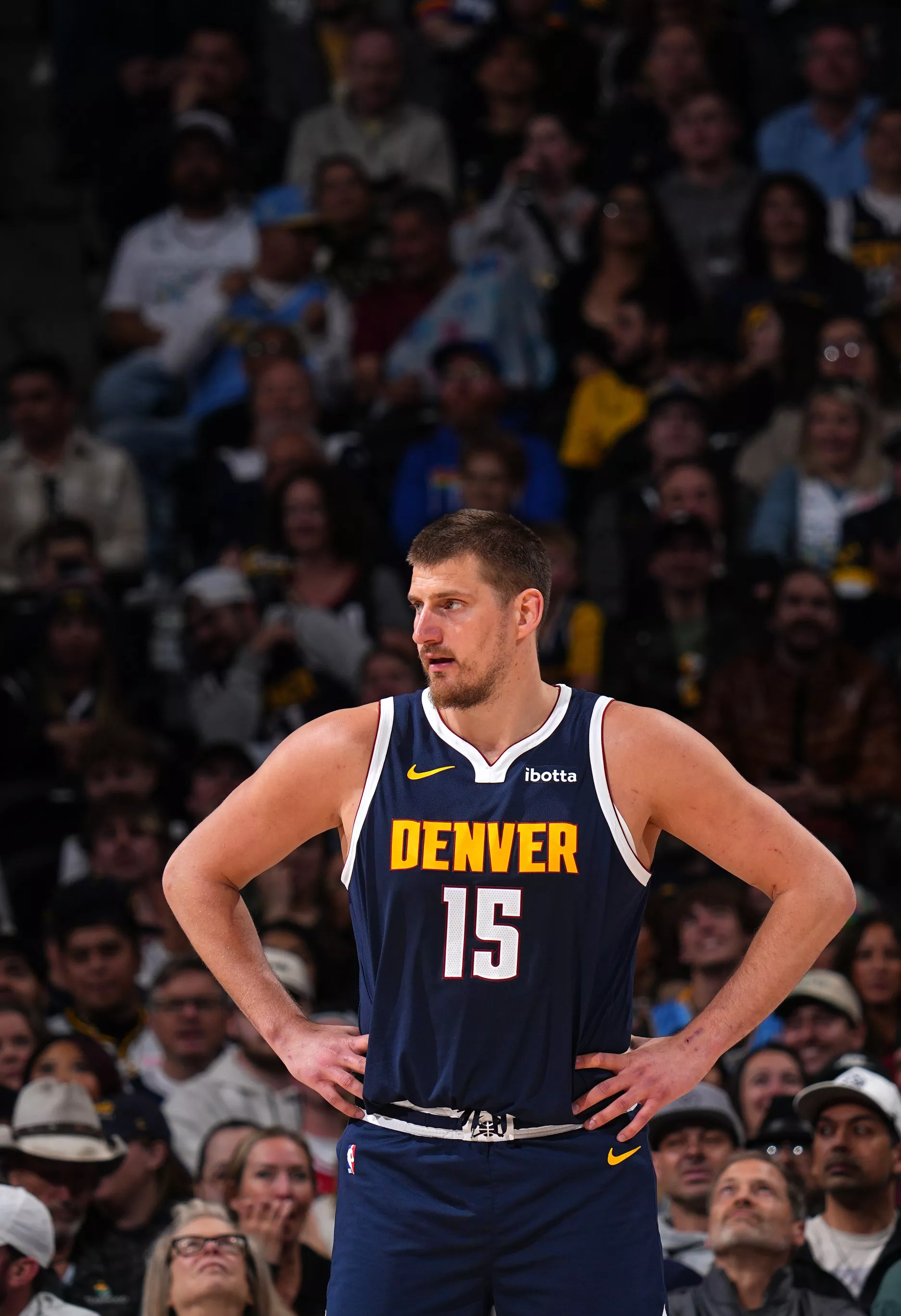 葡超倒计时；丹佛掘金赛后队长鼓劲；细节引发关注；悬念犹存；阵容厚度经受考验的简单介绍